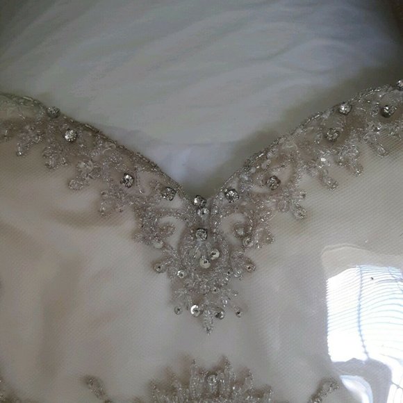 Beaded Wedding Dress SZ 2 Ivory Silk Lace Shiny - Picture 8 of 8
